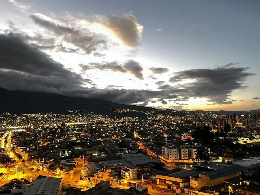 Minisuite Con Ubicacion Estrategica En Monteserrin Quito